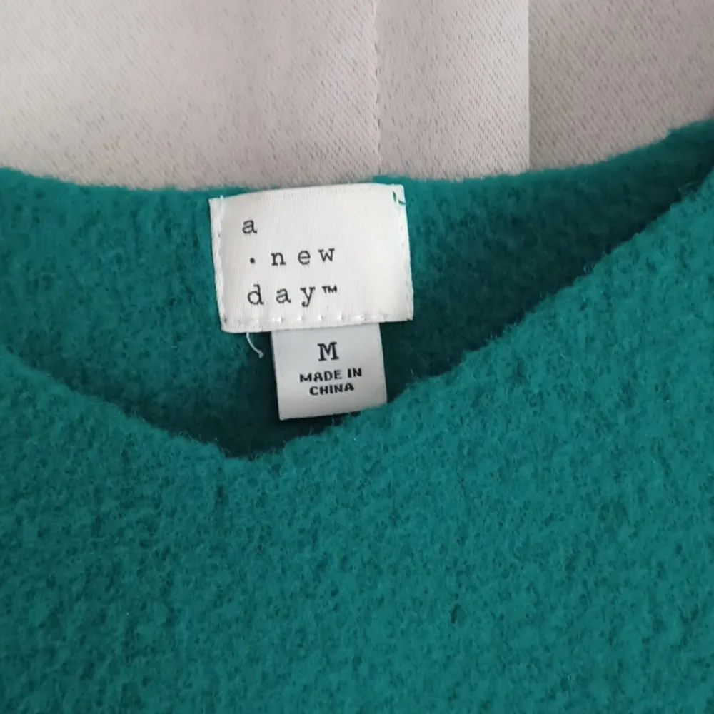 A New Day Fuzzy Sweater Tank Cropped Scoop Neck Rich Green